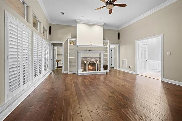 1305 Spring Ridge Cir — Photo 3