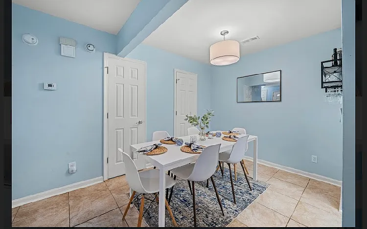 2 bed, 1.5 bath, 938 sqft, $1,800 — Photo 4