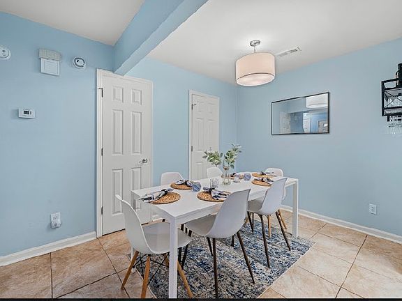 4th image of 403 71st Ave N APT 13