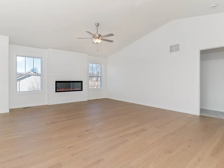 2503 Treeline Dr — Photo 12