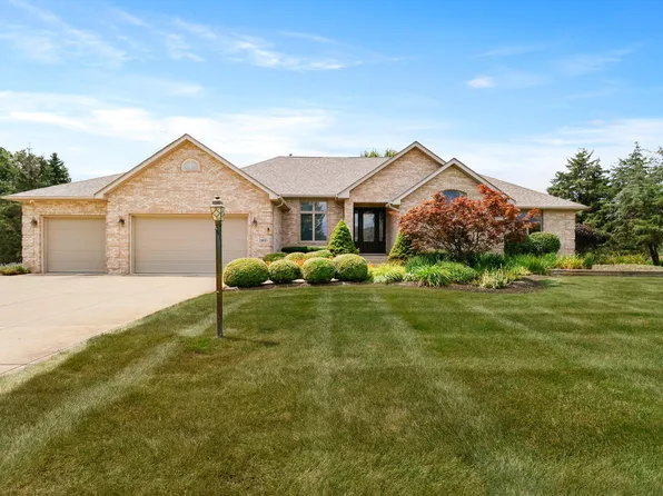 11870 Clark Ct, Crown Point, IN 46307