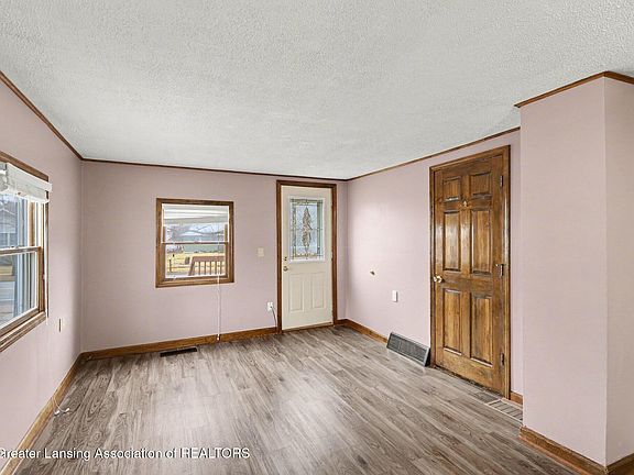 3rd image of 6817 S Washington Ave