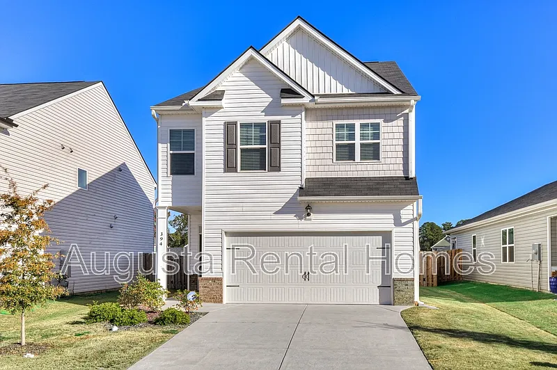 4 bed, 2.5 bath, 1976 sqft, $1,900 — Photo 3