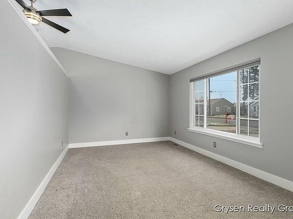 4th image of 3266 Lombard St SW
