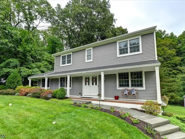 74 Choctaw Trl, Ringwood Boro, NJ 07456