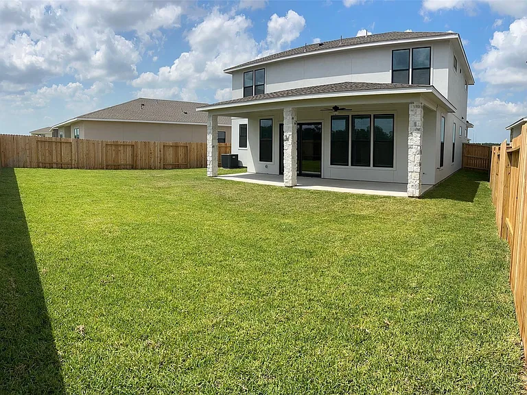 1820 Drover Ln — Photo 2