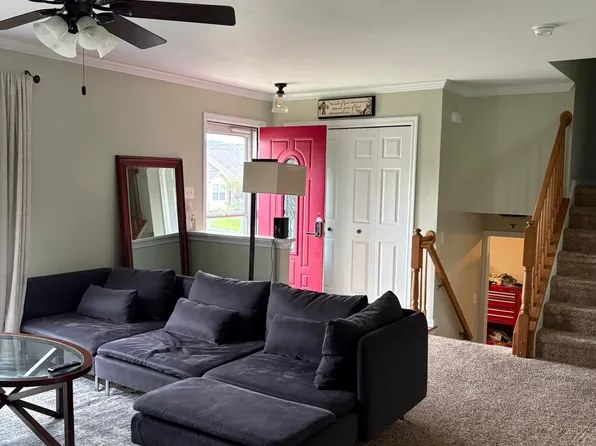 132 Steeplechase Dr, Pleasant Gap, PA 16823