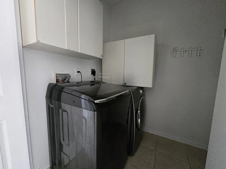 10924 SW 182nd Ln — Photo 8