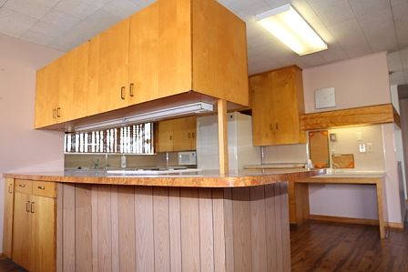 4th image of 565 S 200 E