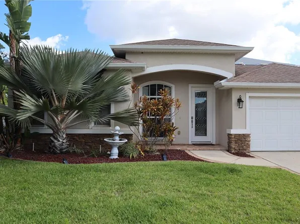 8237 Wild Oaks Cir, Largo, FL 33773