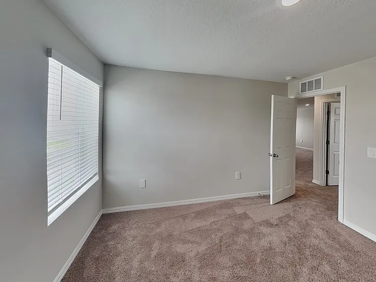 4075 Gardenia Ave — Photo 14