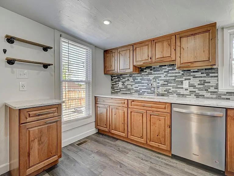 235 E Cornell Ave — Photo 9