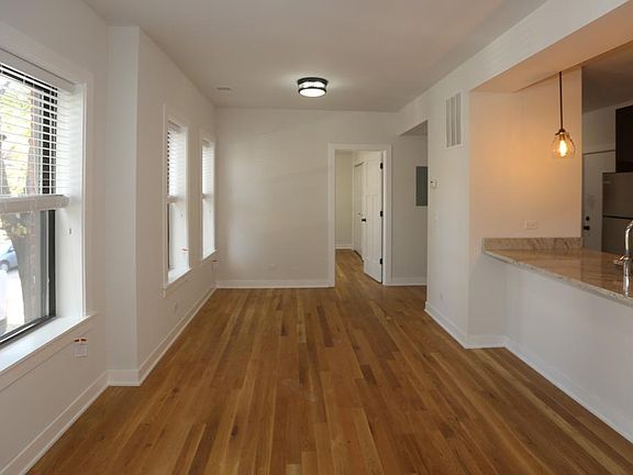 5th image of 4628 N Leavitt St