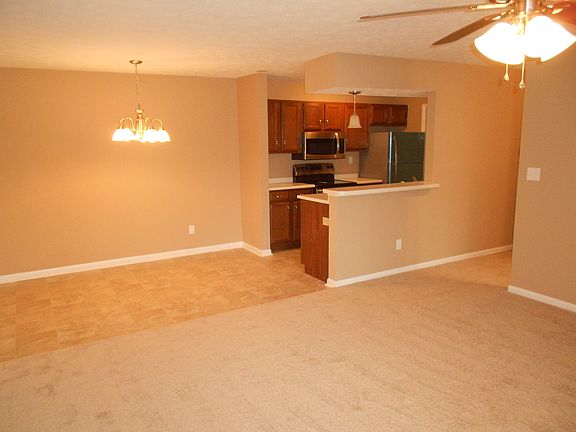 3rd image of 84 Mallard Glen Dr APT 1