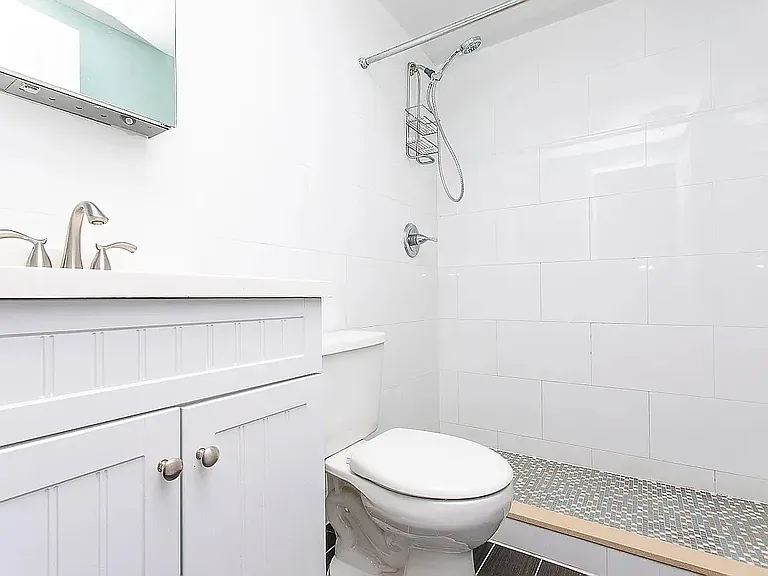 199 Knickerbocker Ave #2R — Photo 7