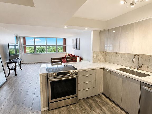5th image of 16300 GOLF CLUB Road #613