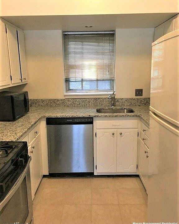 landlord_unit_photo_49053994_0.5