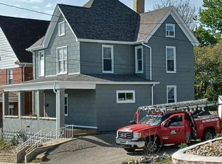 521 6th St, Irwin, PA 15642