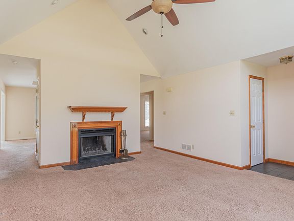 4th image of 3200 Lake Pointe Ct