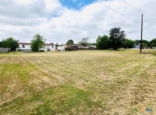 W 1st St, Cameron, TX 76520