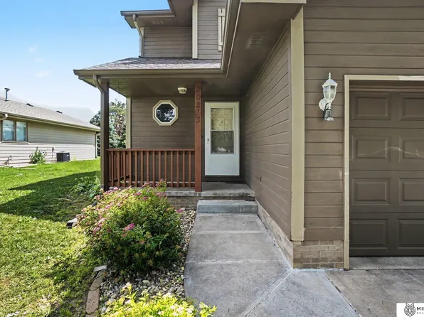 20213 Veterans Dr, Elkhorn, NE 68022