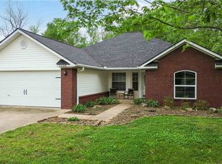 2408 Pin Oak St, Fayetteville, AR 72701