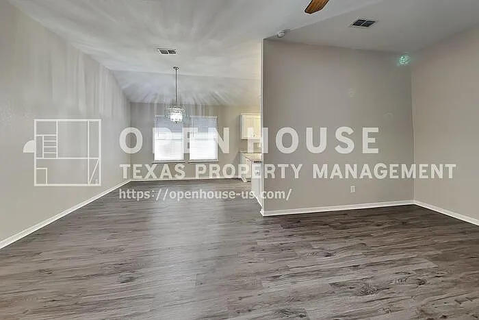 3 bed, 2.0 bath, 1624 sqft, $2,175 — Photo 4