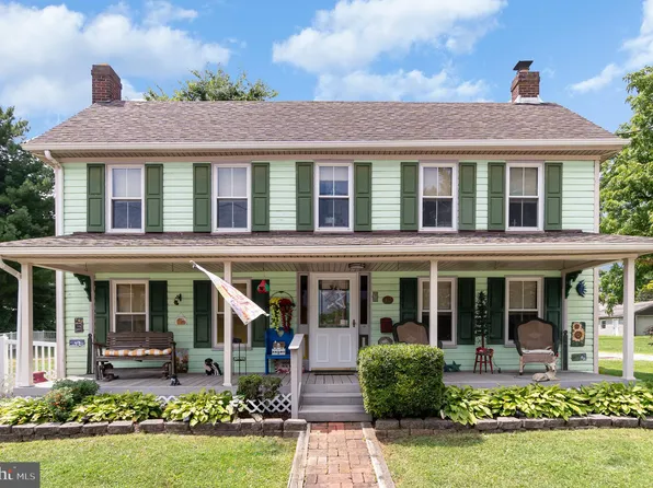 40 S Main St, Stewartstown, PA 17363