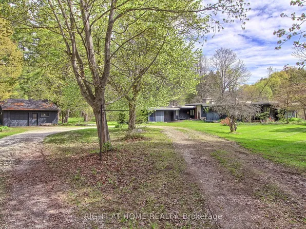115 Valley Rd, Vaughan, ON L0J 1C0