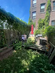 Rented by R New York