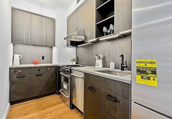 5th image of 54 Noll St APT 104