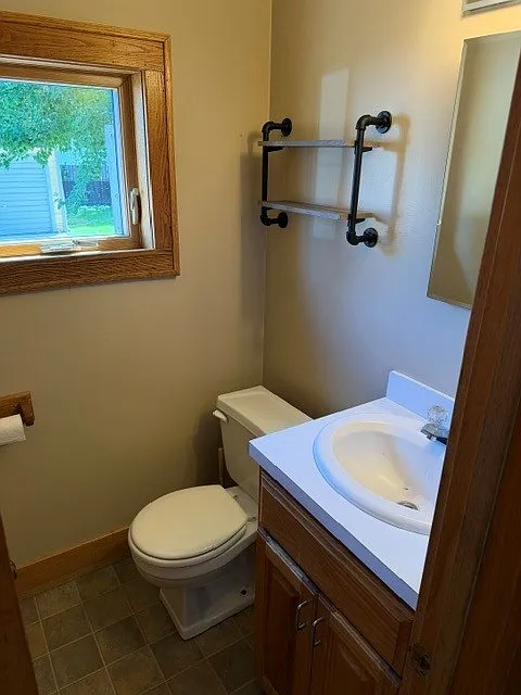 3 bed, 1.5 bath, 1128 sqft, $1,975 — Photo 4