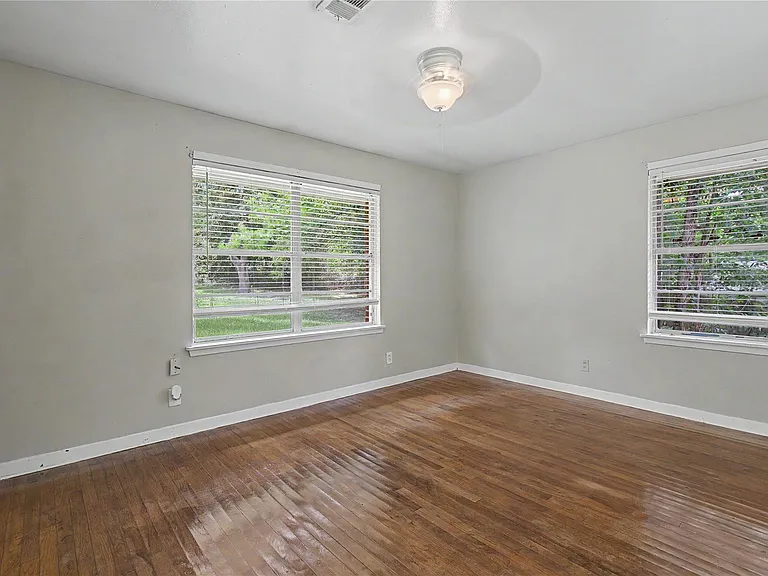 802 Cline St — Photo 12