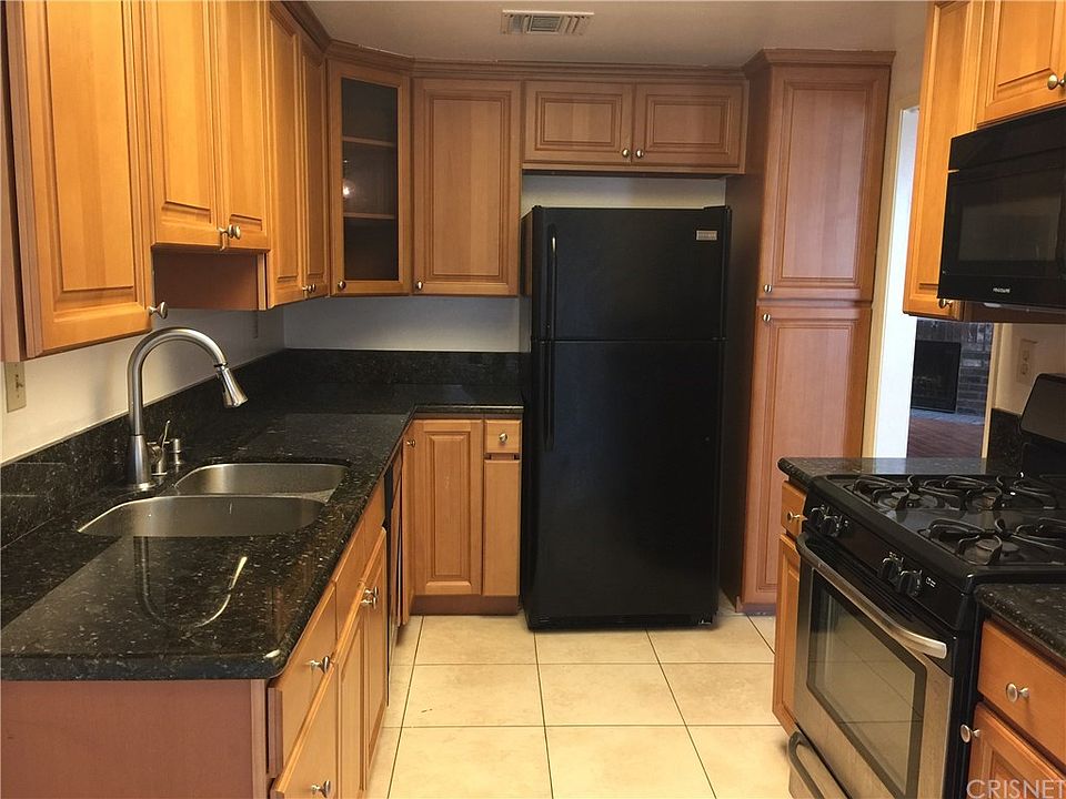 1st image of 6540 Hayvenhurst Ave Unit 2