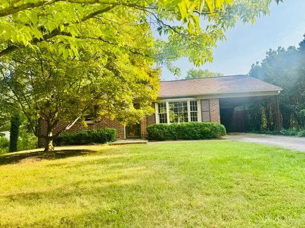 120 Clearview Dr, Danville, VA 24541