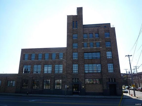 3rd image of 1720 Chouteau 404