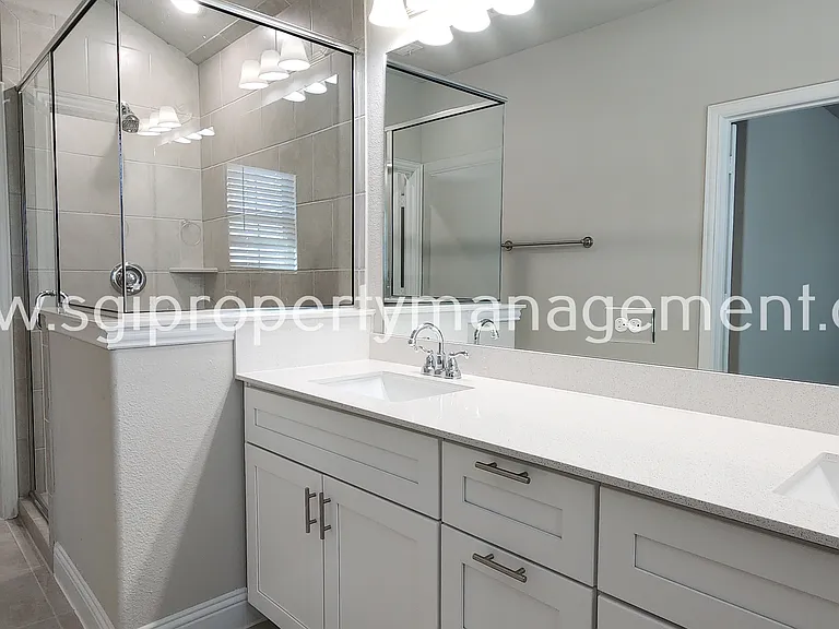 3121 Galveston St — Photo 17