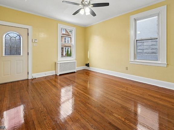 2nd image of 78 Holmes St