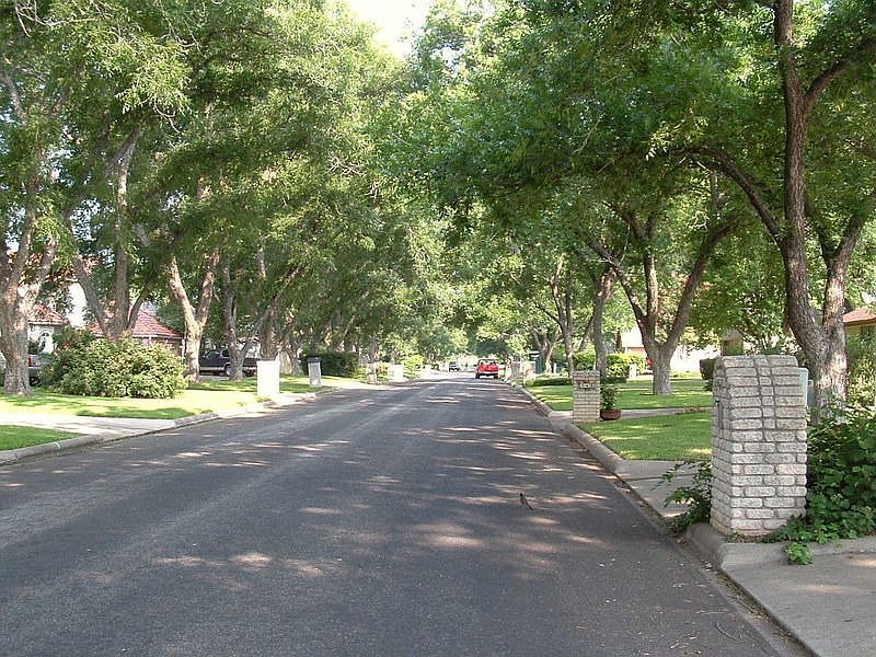 1st image of 352 Meadowlakes Dr