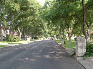 352 Meadowlakes Dr, Meadowlakes, TX 78654