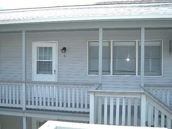 2nd image of 118 38th St #102