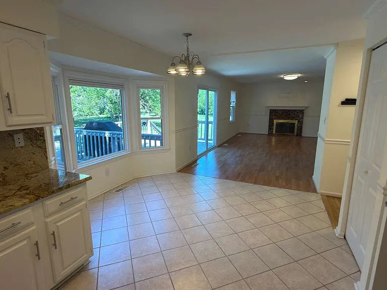 8201 Bell Ln — Photo 8