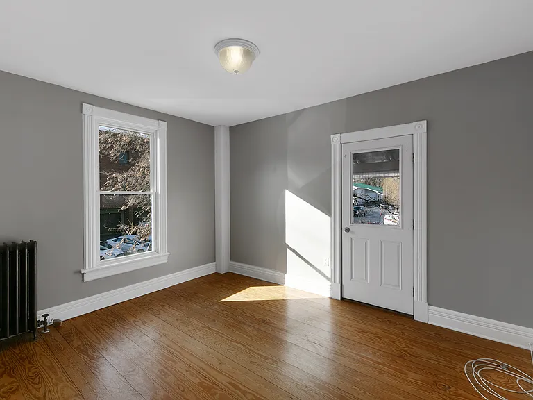 25 Bath St #4 — Photo 16