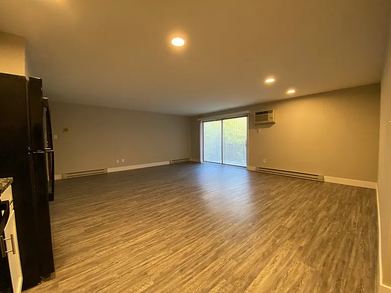 3233 Springdale Rd #7 — Photo 3