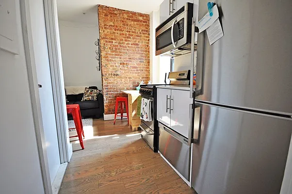 Rented by REAL New York | media 18