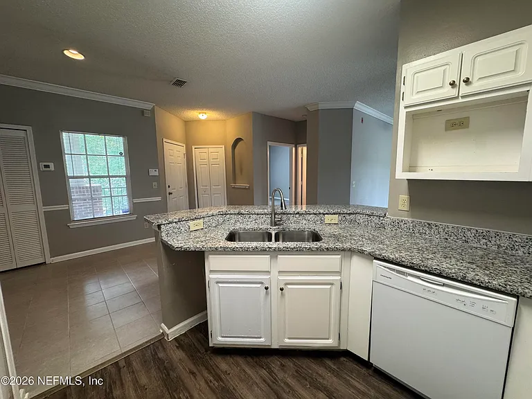 10000 Gate Pkwy #1323 — Photo 6