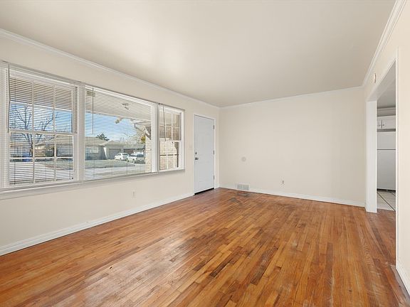 4th image of 1717 Oxford Way