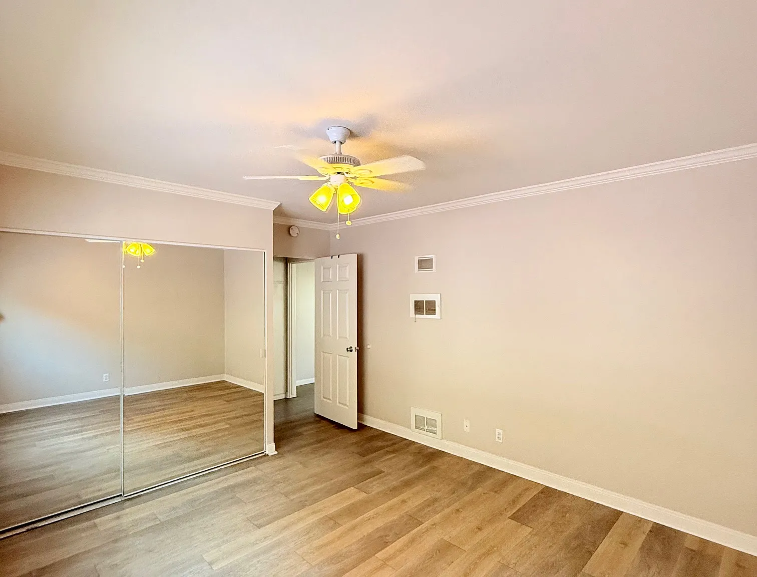 206 W Yanonali St — Photo 3