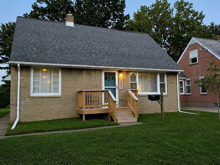 Listing photo 2
