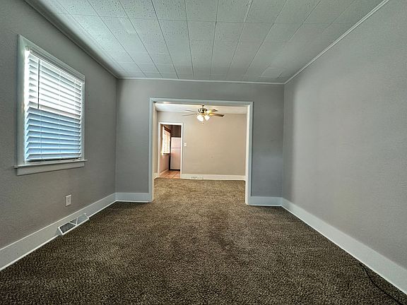 3rd image of 345 Iroquois Ave